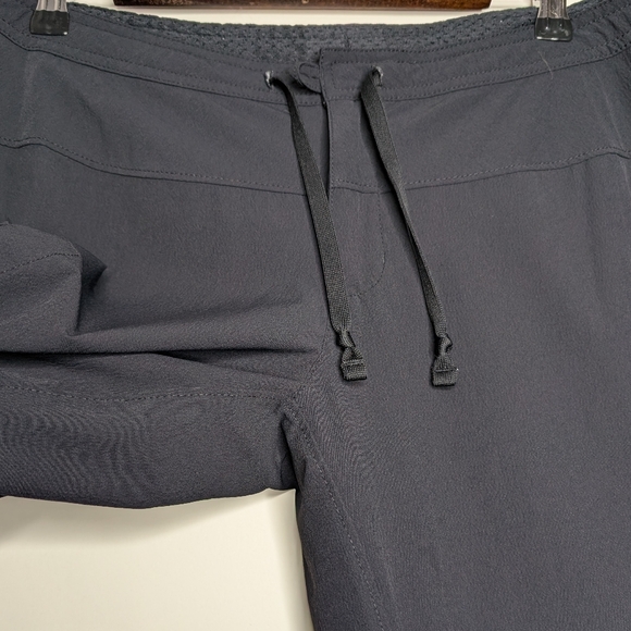 Mountain Hardwear Women's Black Casual Straight Leg Hiking Pants Size 12 - Picture 12 of 16